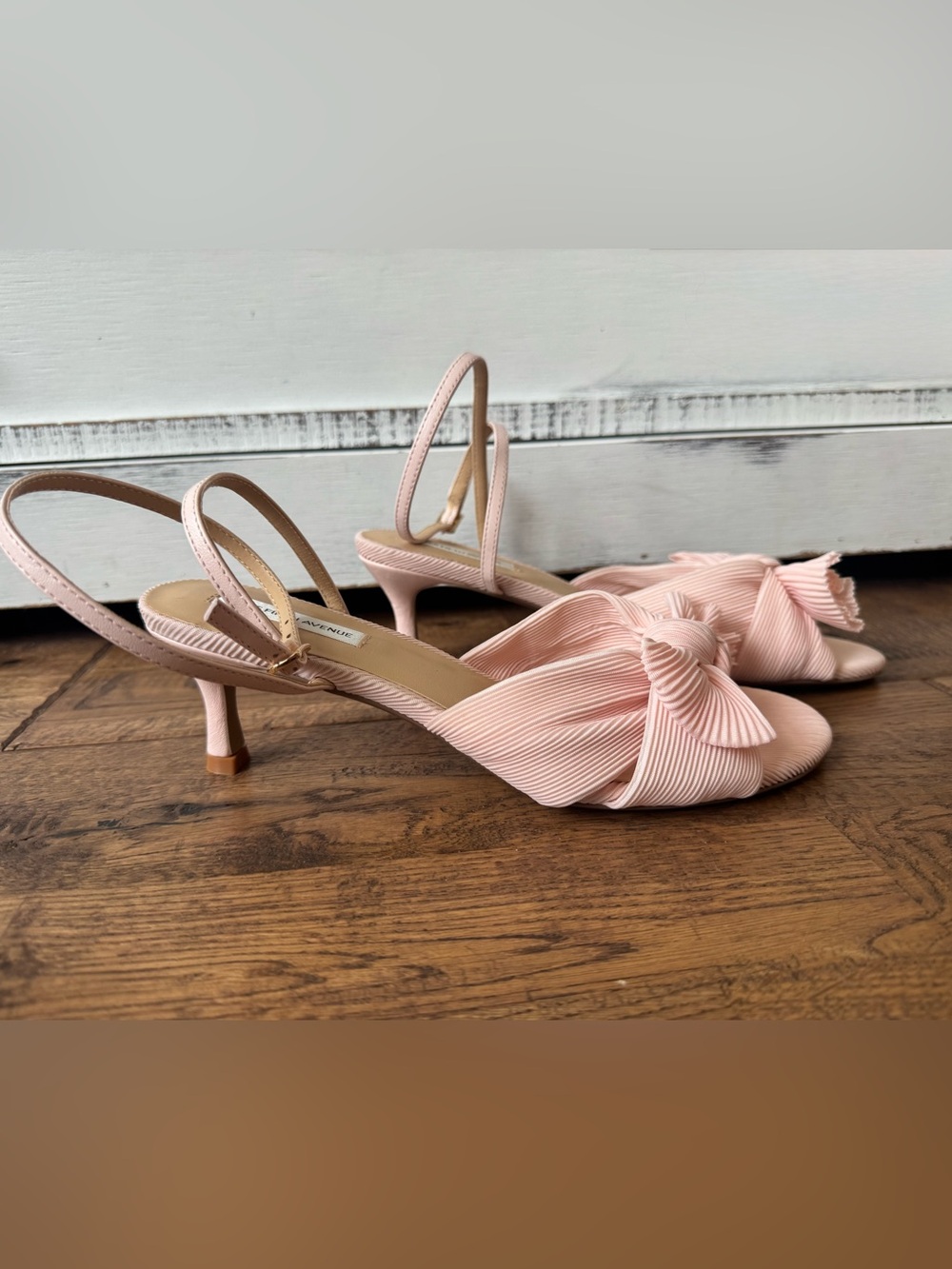 Saks Fifth Avenue Sammy Kitten Heel Blush Pink Pleated Bow Women's Size‎ 7.5